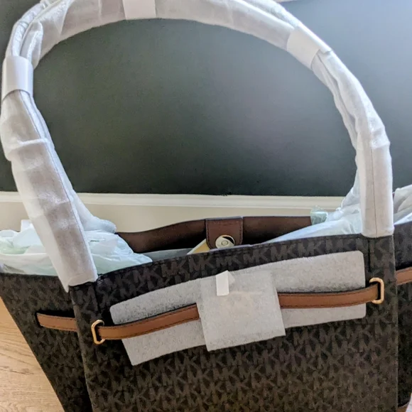 Michael Kors Large Reed Handbag - Picture 3 of 5